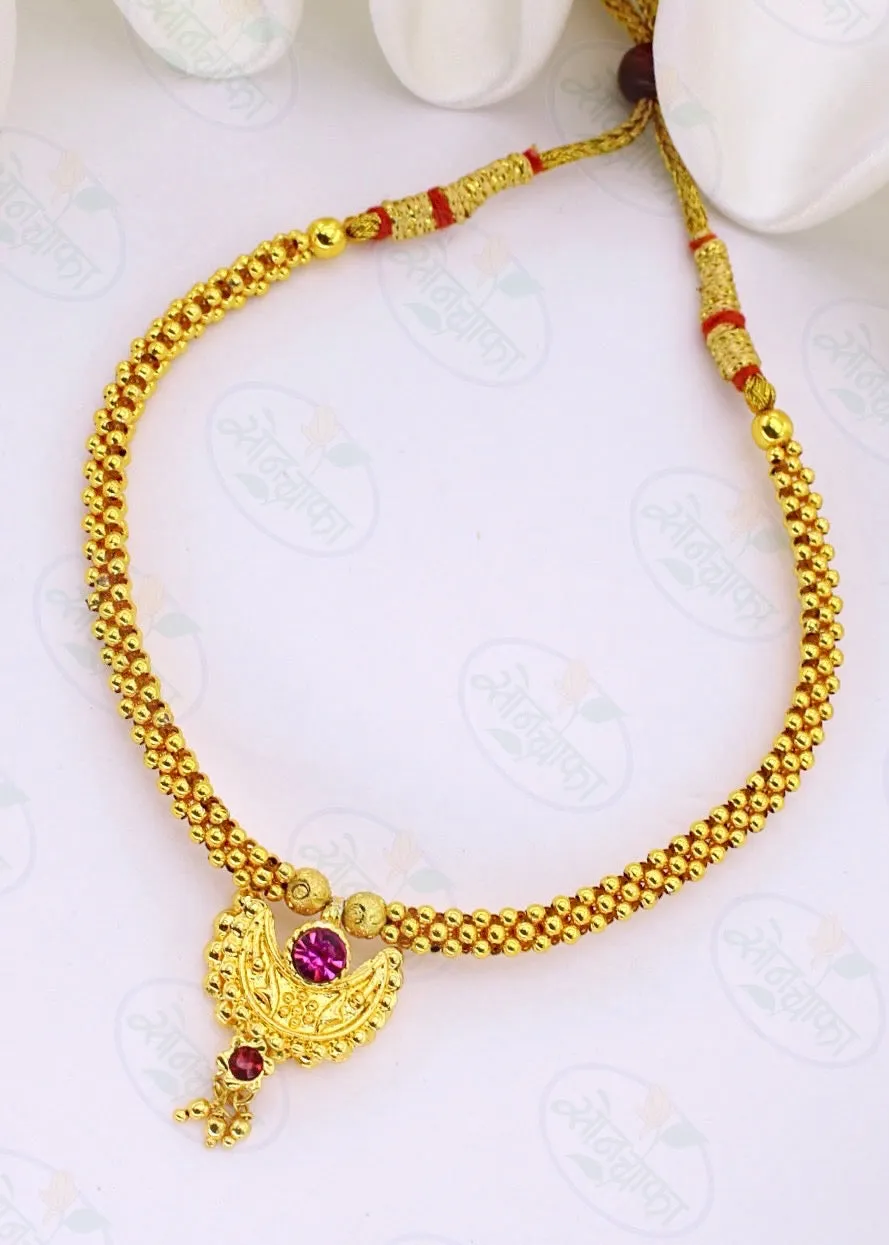 CLASSY CHANDRAKOR PENDANT THUSHI