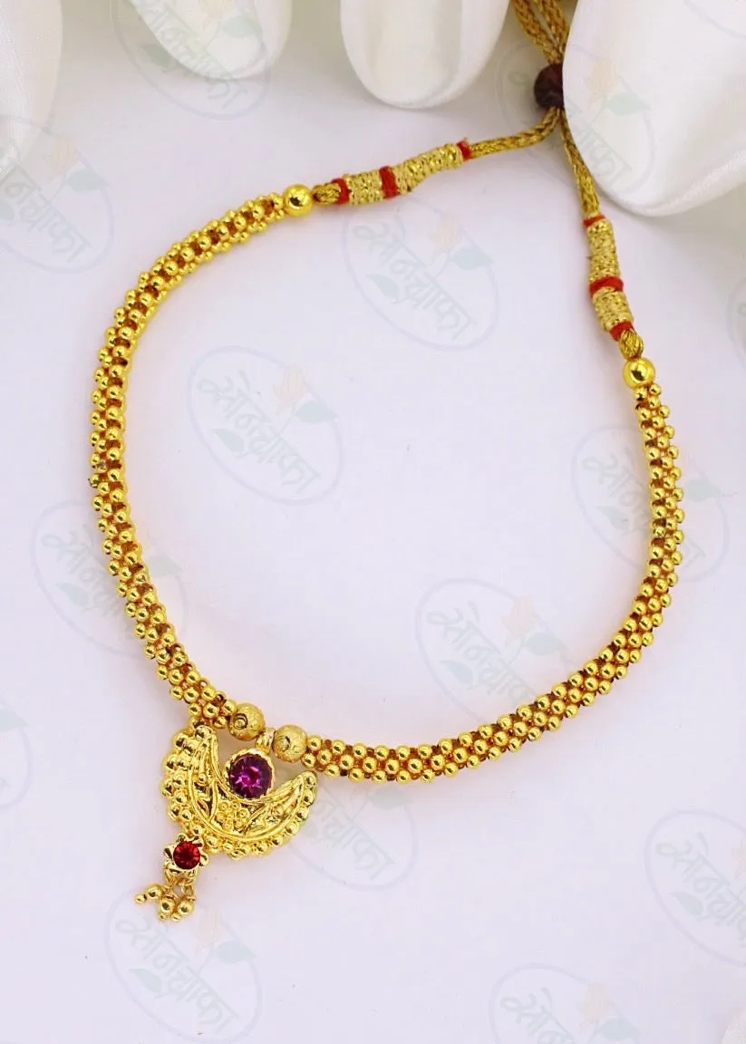 CLASSY CHANDRAKOR PENDANT THUSHI