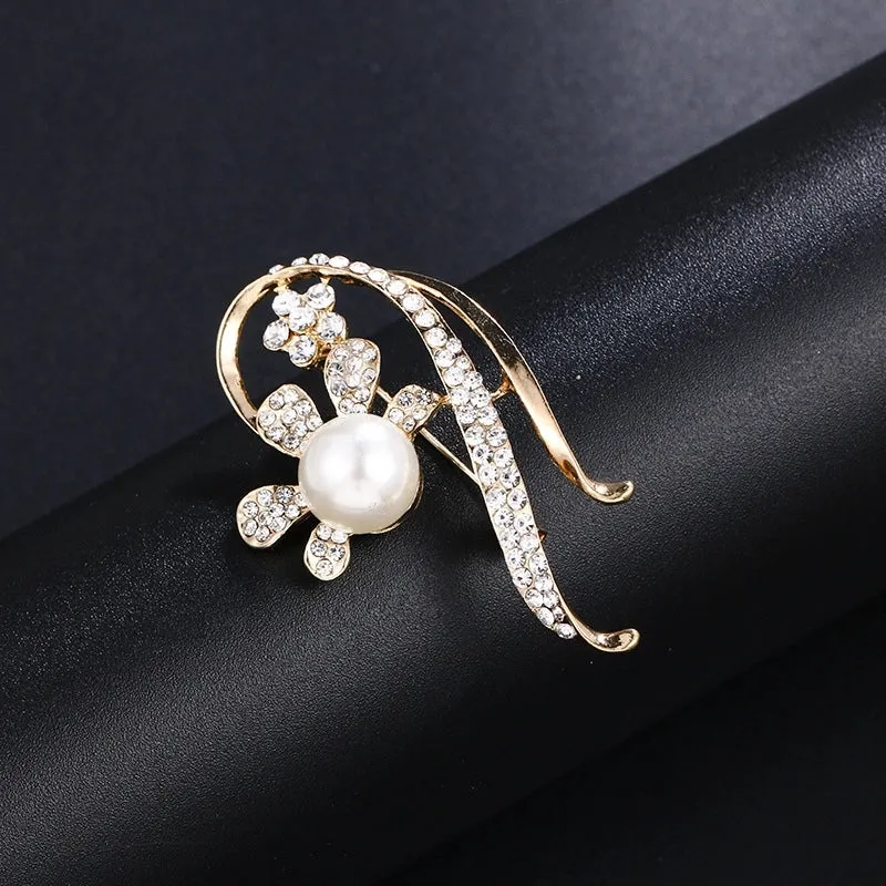 Elegant Pin Leaf Flower Butterfly Alloy Plating Inlay Rhinestones Pearl Women'S Brooches