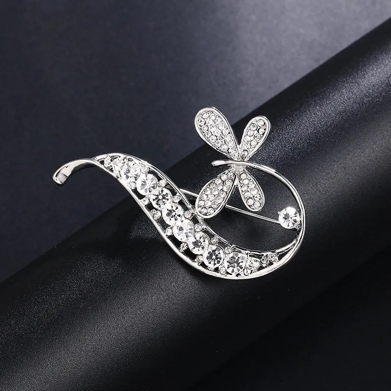 Elegant Pin Leaf Flower Butterfly Alloy Plating Inlay Rhinestones Pearl Women'S Brooches