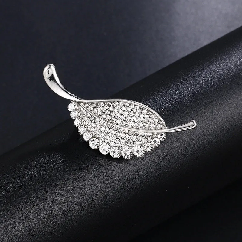 Elegant Pin Leaf Flower Butterfly Alloy Plating Inlay Rhinestones Pearl Women'S Brooches