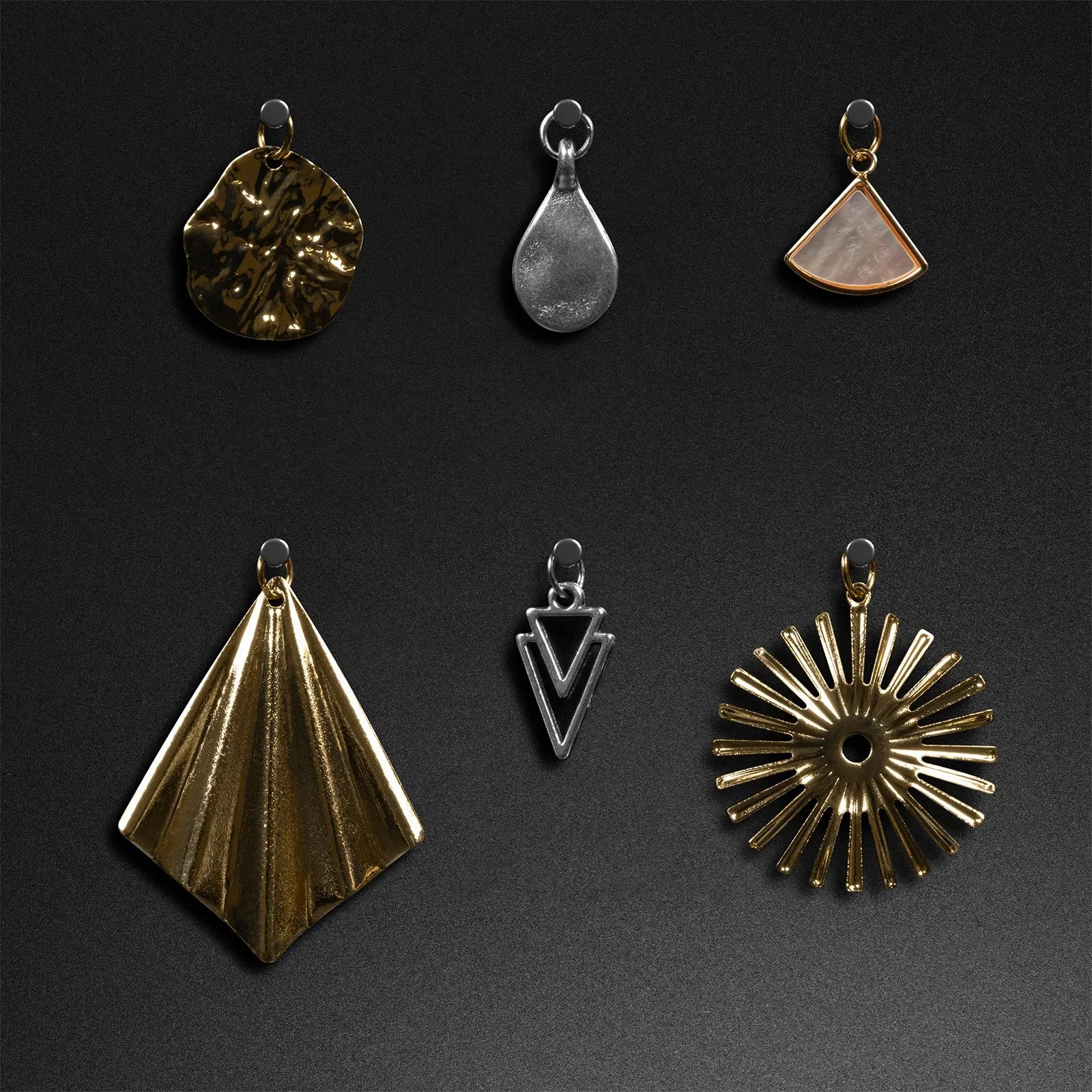 Geometric Charm Bundle