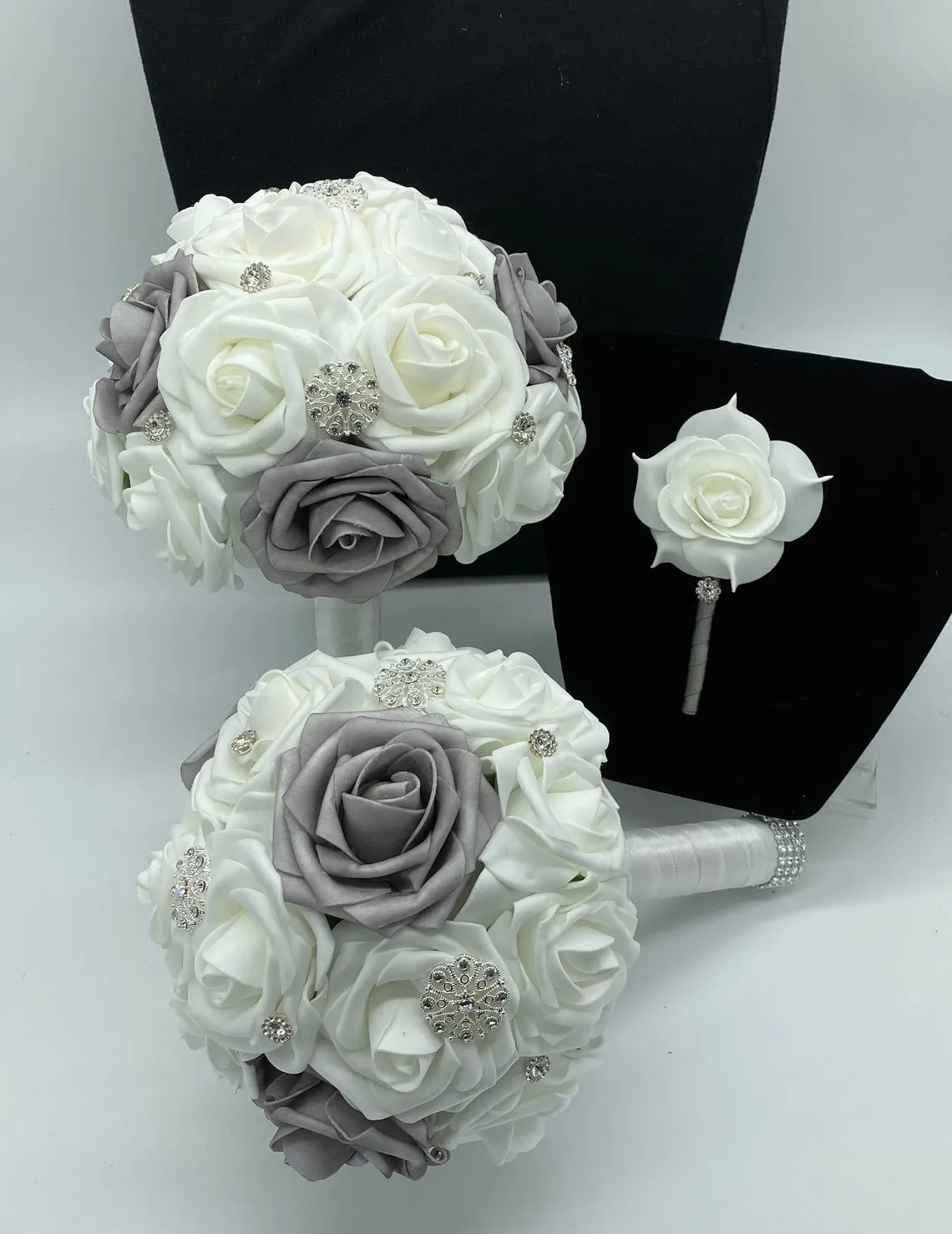 Ivory l Round Bouquet l Waterfall bouquet l Satin Roses Brooch Bouquet BOU-035