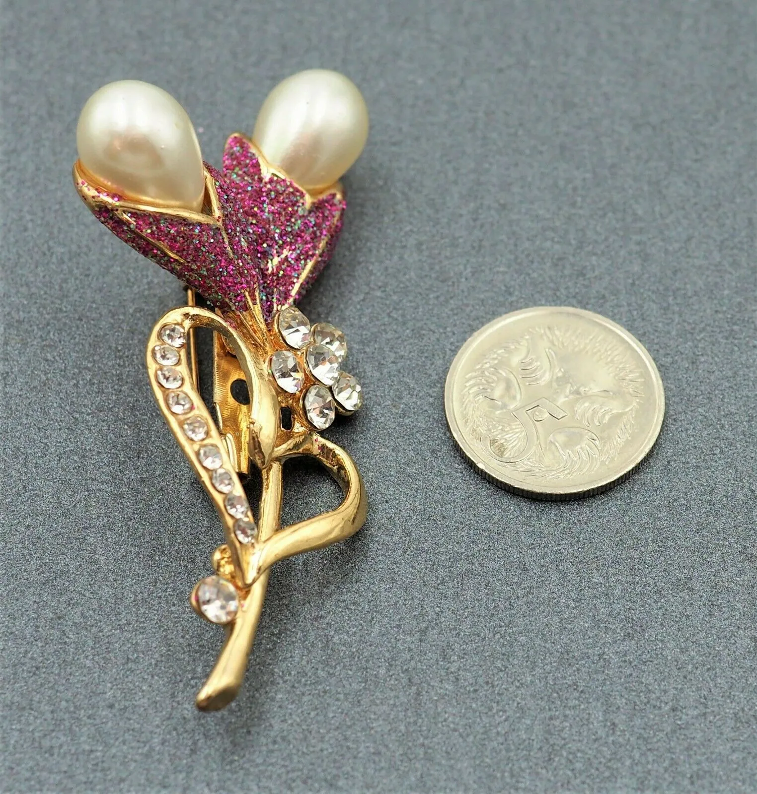 Lovely Faux Pearl Rhinestone Glitter Flower Fashion Brooch Collectable Jewellery