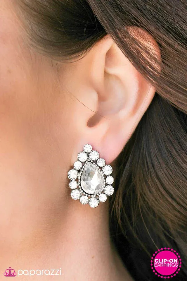 Paparazzi Earring ~ Im A Great GLISTENER - White