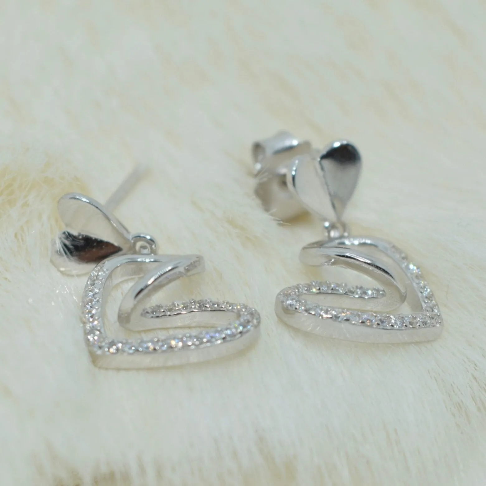 Shiny Spiral Heart Earring