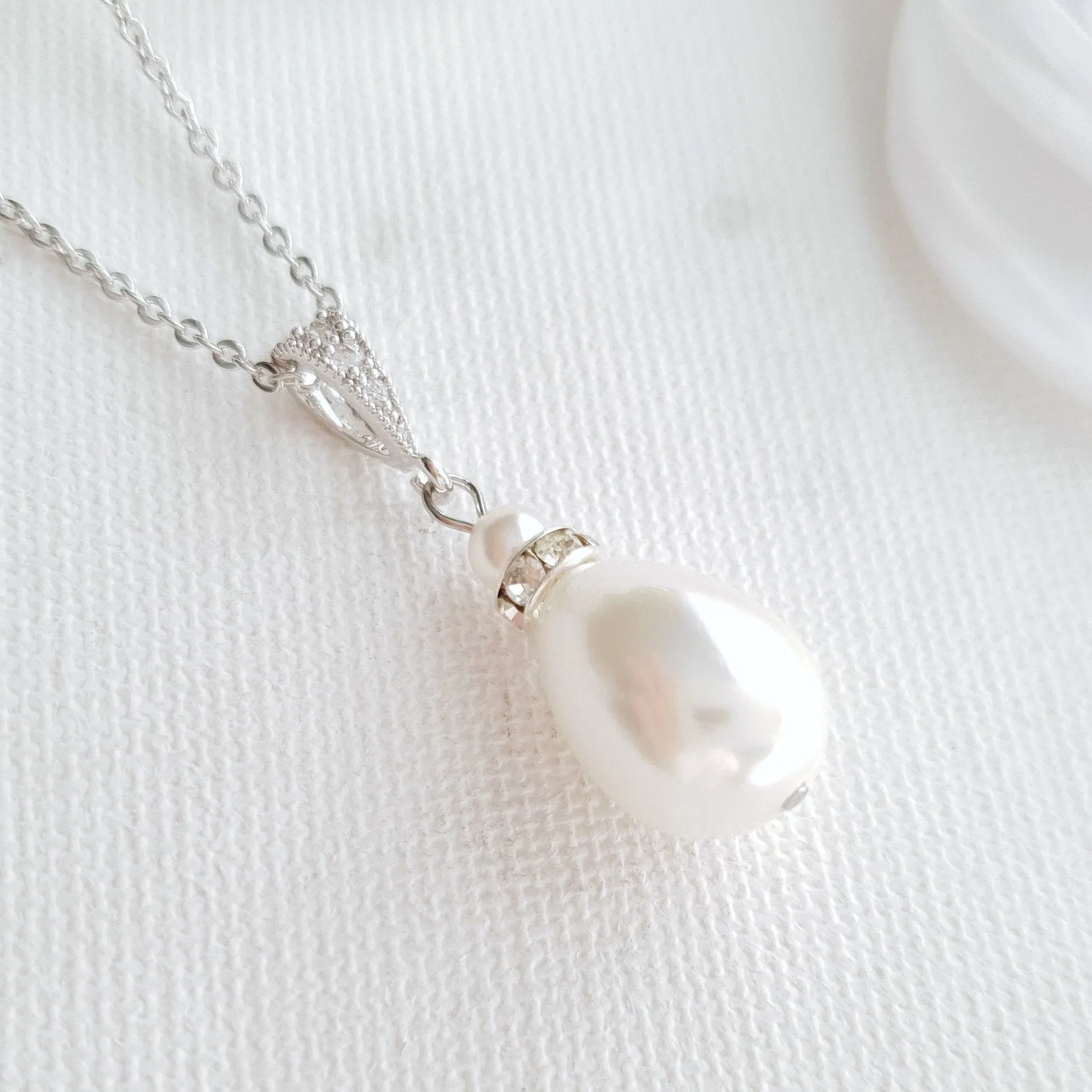 Simple Teardrop Pearl Wedding Necklace For Brides & Bridesmaids- Penelope