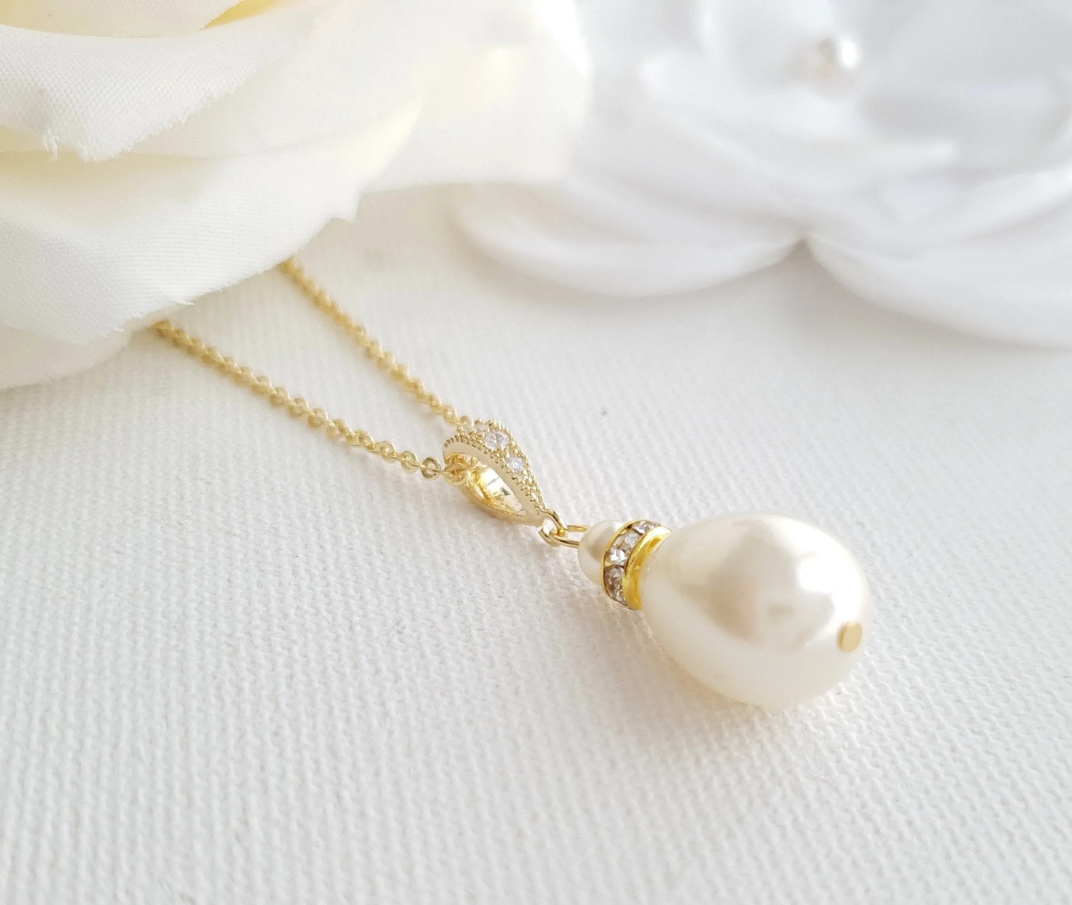 Simple Teardrop Pearl Wedding Necklace For Brides & Bridesmaids- Penelope