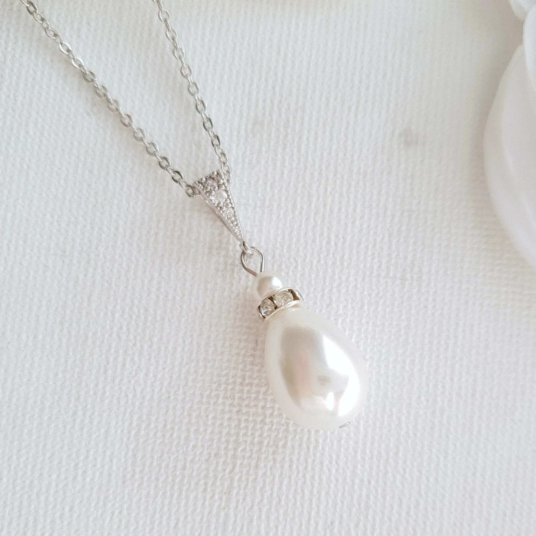 Simple Teardrop Pearl Wedding Necklace For Brides & Bridesmaids- Penelope