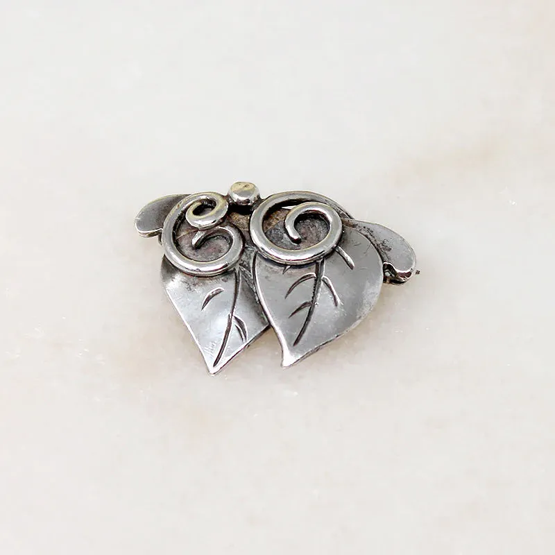 Tender Little Ivy Leaf Brooch in Sterling Silver