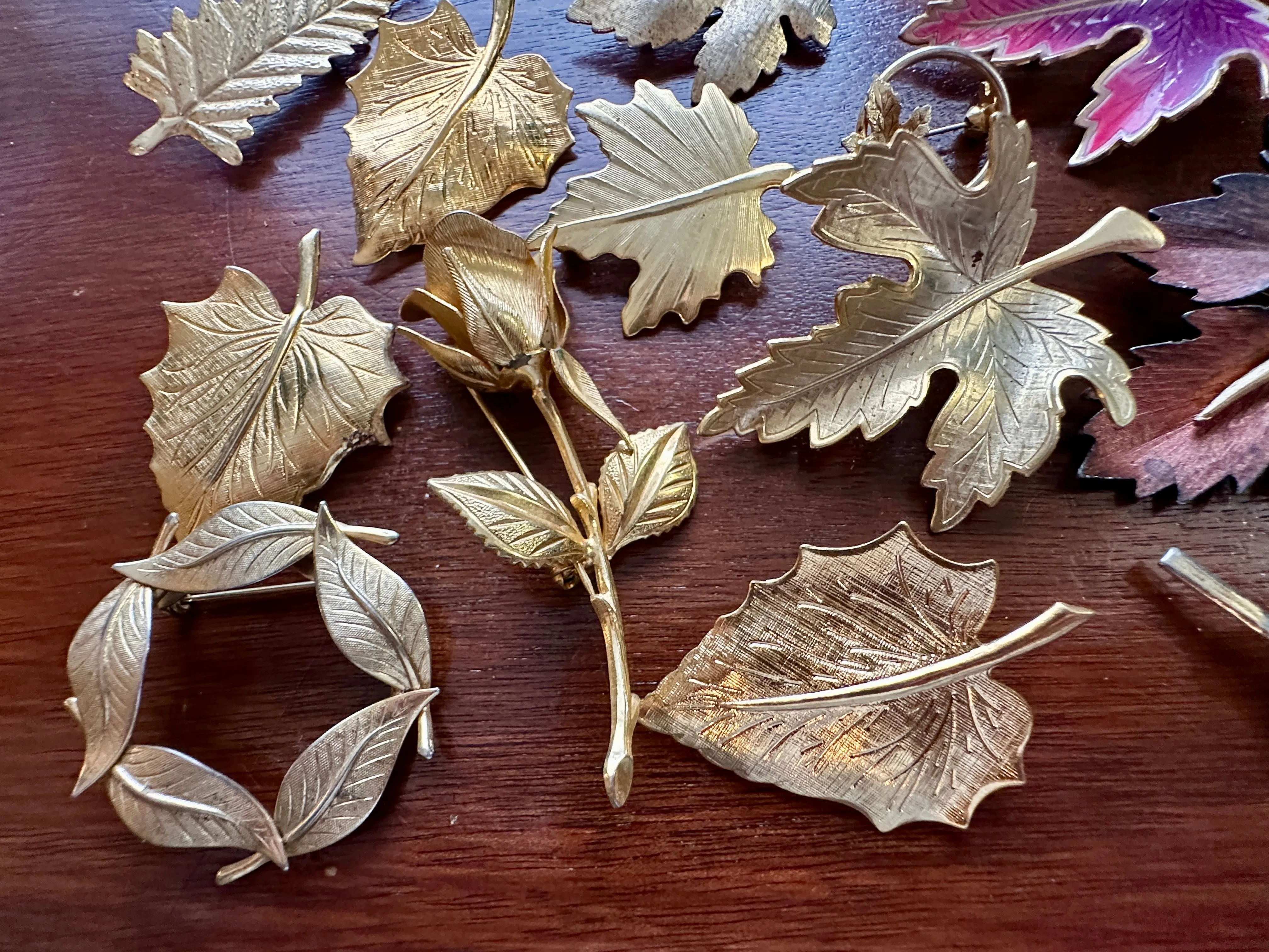 Vintage LARGE Lot of Gold Silver Tone Leaf Flower Nature Brooches Pins Wreath