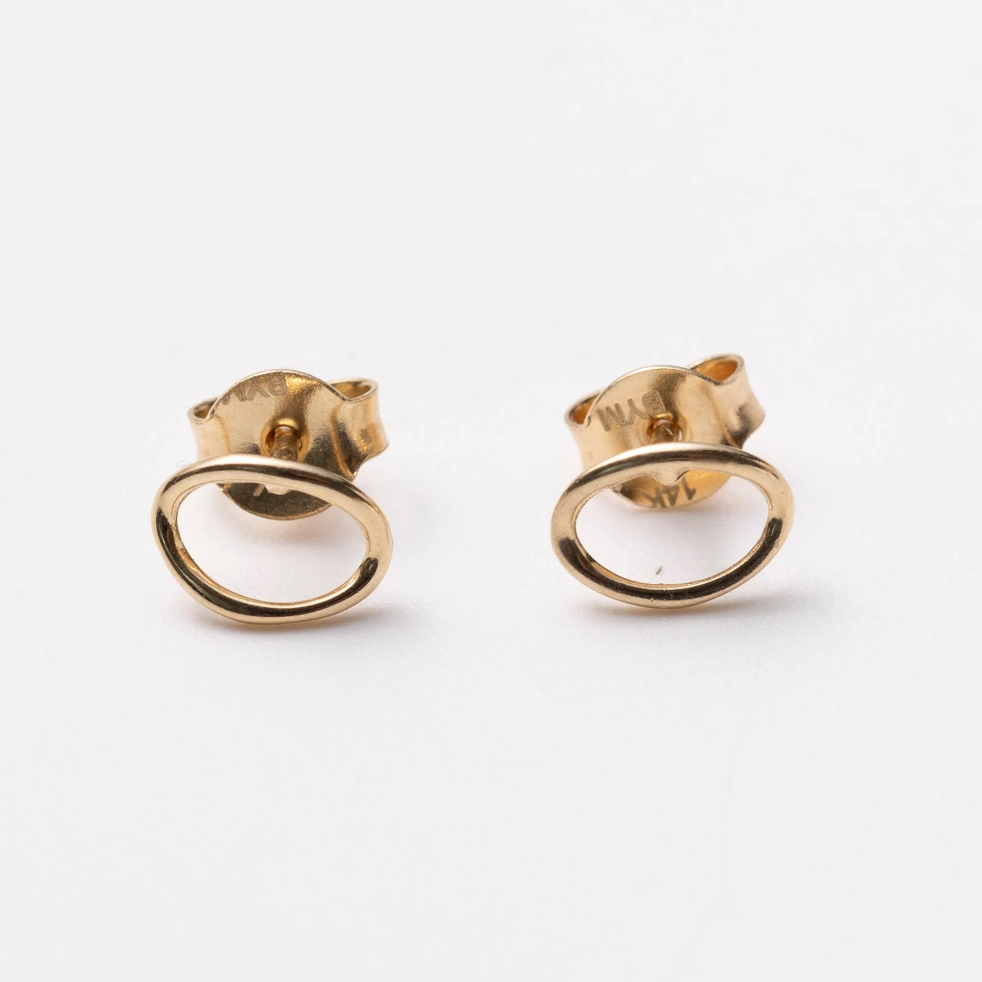 Women's Mini Cut-Out Oval Stud Earrings 14K Yellow Gold